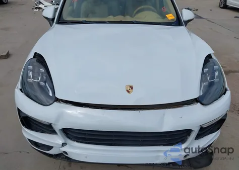 2016 Porsche Cayenne z USA, uszkodzony, nr VIN WP1AA2A23GKA38204